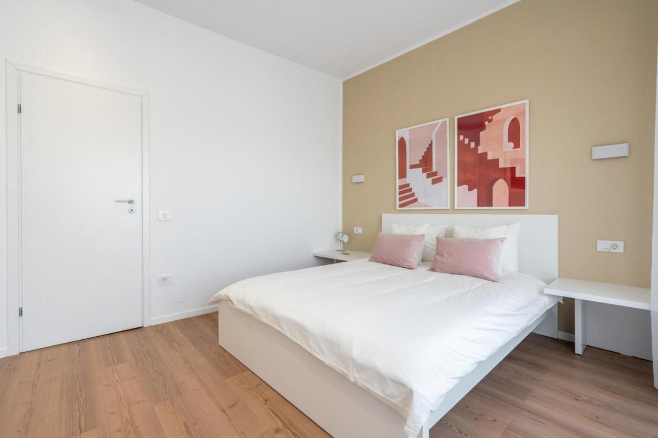 Fabulous Apartament With View In Calea Victoriei Bucharest Exterior photo